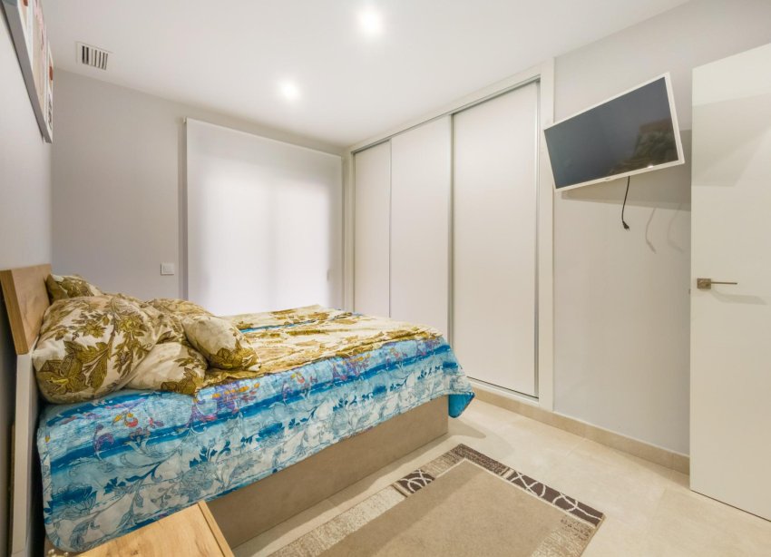 Resale - Apartment - Torrevieja - Estacion de autobuses