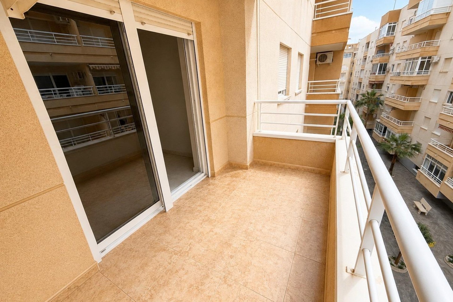 Resale - Apartment - Torrevieja - Estacion de autobuses