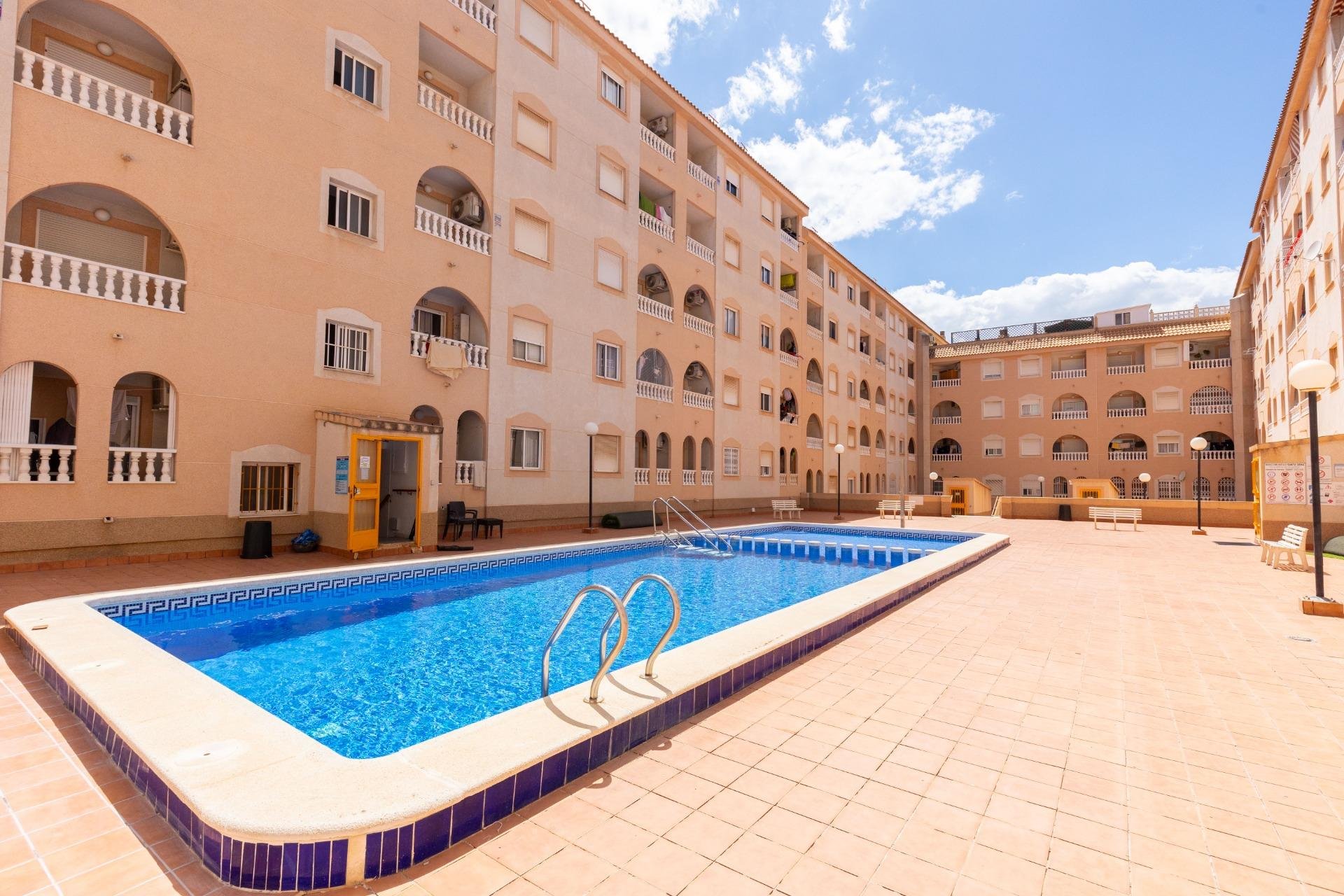 Resale - Apartment - Torrevieja - Estacion de autobuses