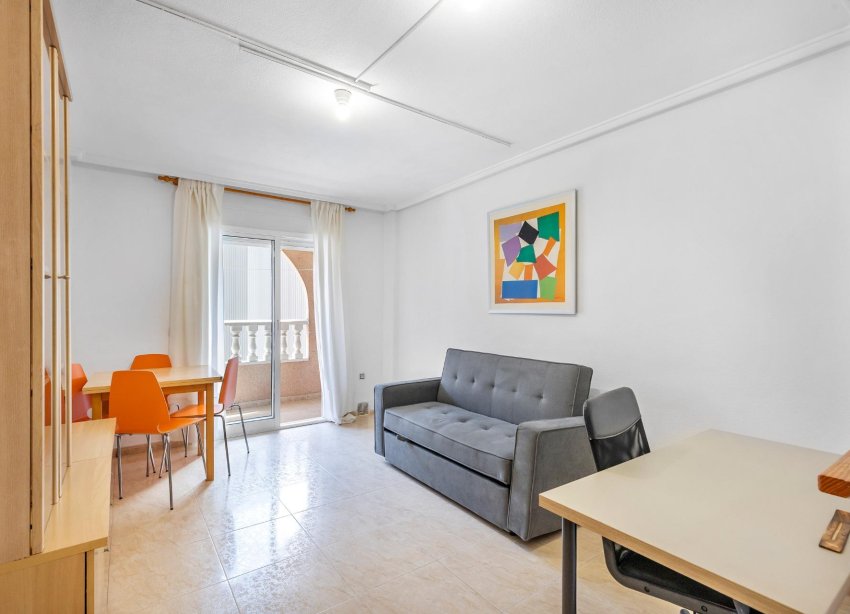 Resale - Apartment - Torrevieja - Estacion de autobuses