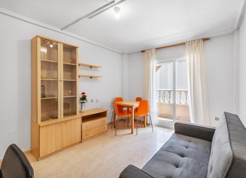 Resale - Apartment - Torrevieja - Estacion de autobuses