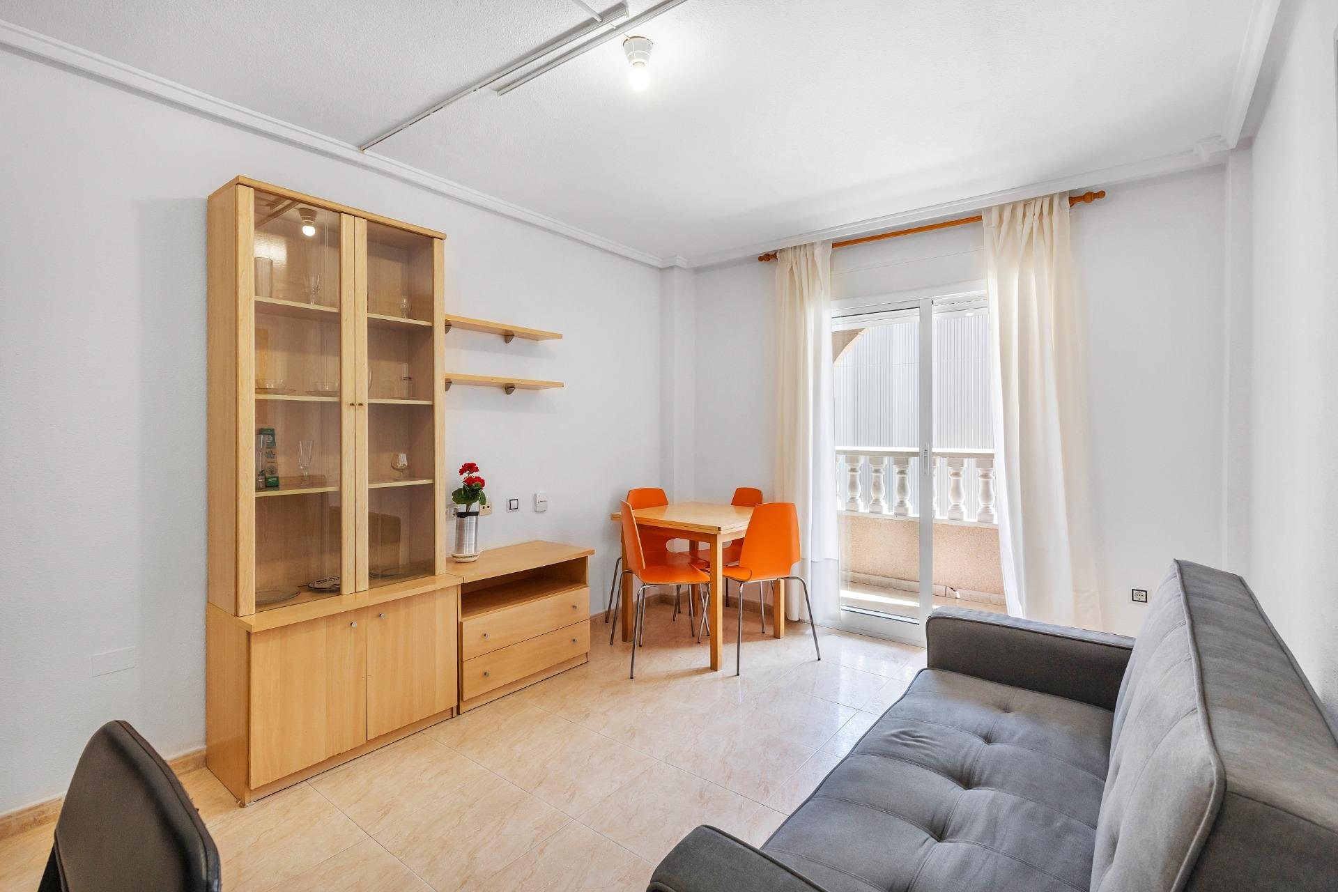 Resale - Apartment - Torrevieja - Estacion de autobuses