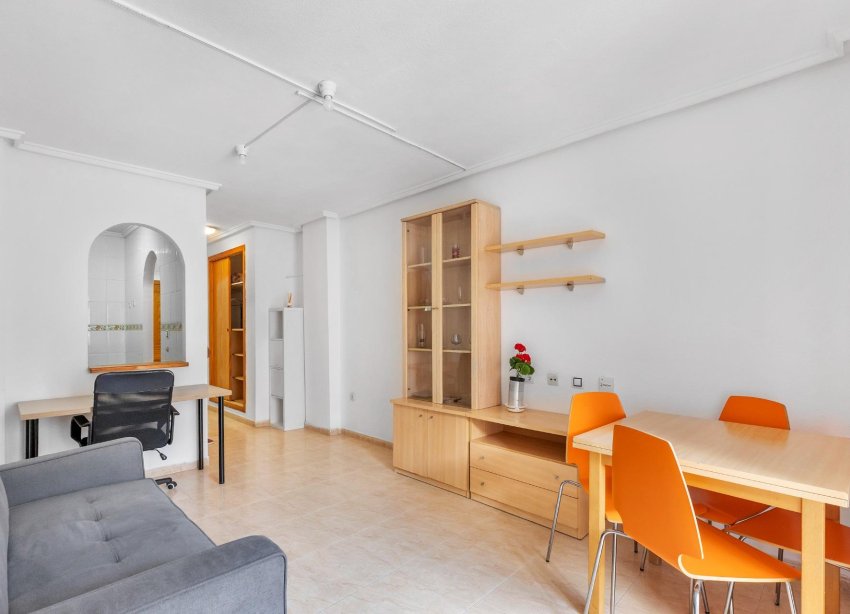 Resale - Apartment - Torrevieja - Estacion de autobuses