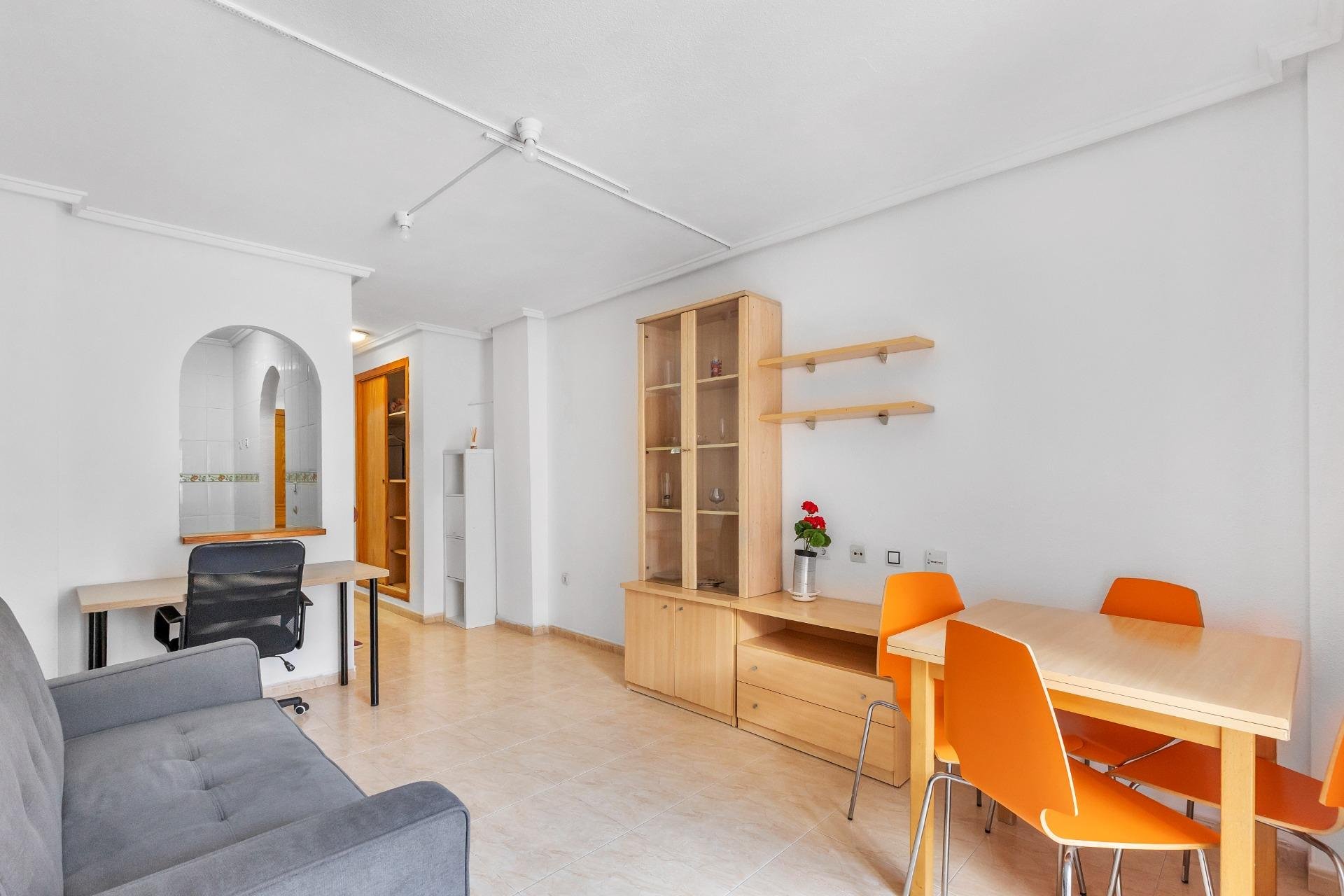 Resale - Apartment - Torrevieja - Estacion de autobuses