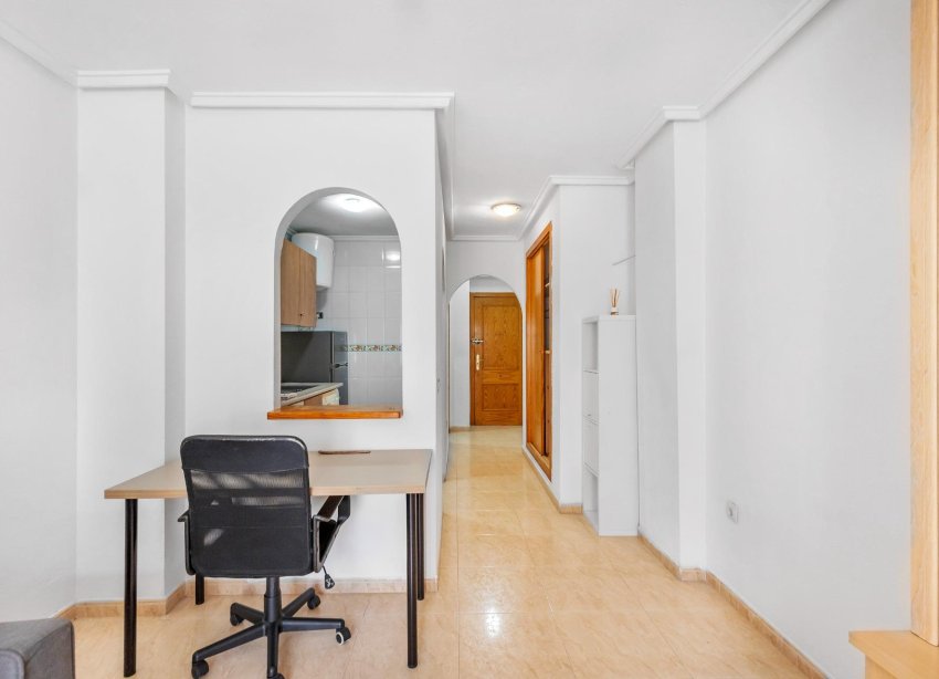 Resale - Apartment - Torrevieja - Estacion de autobuses