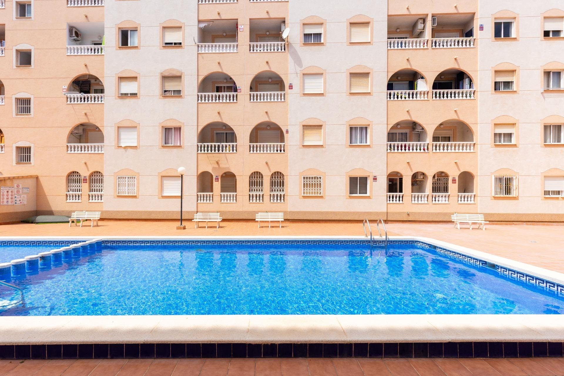 Resale - Apartment - Torrevieja - Estacion de autobuses