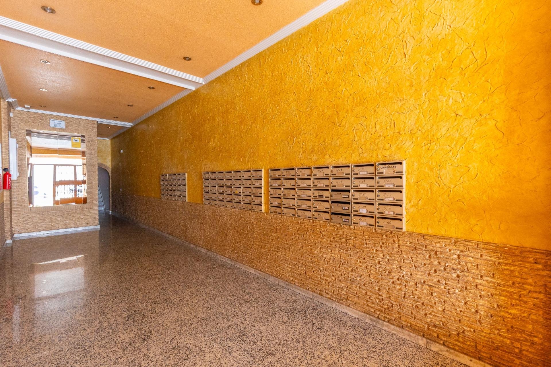 Resale - Apartment - Torrevieja - Estacion de autobuses