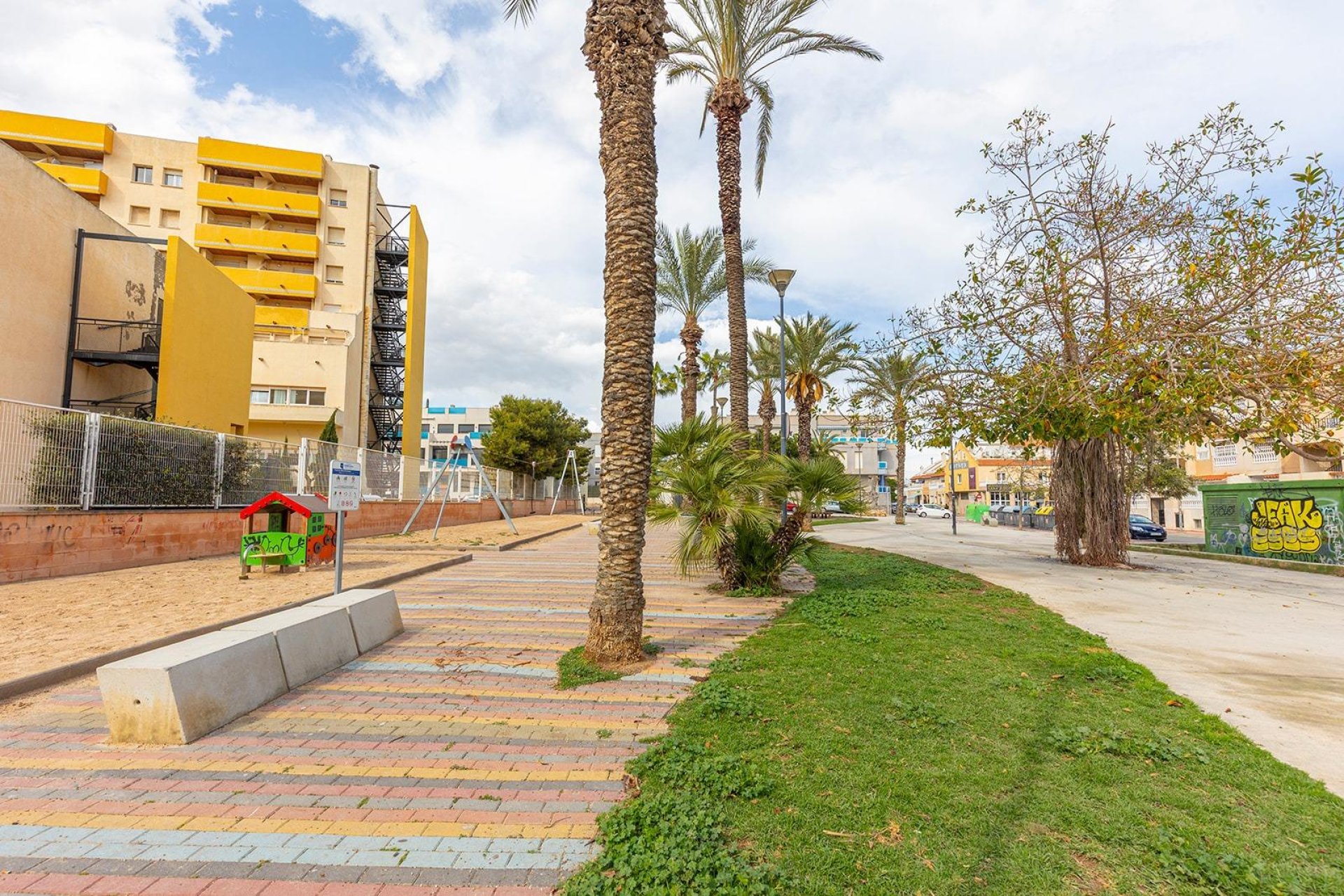 Resale - Apartment - Torrevieja - Estacion de autobuses