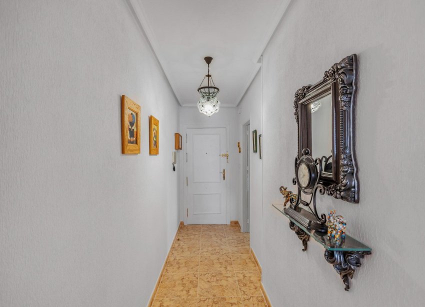 Resale - Apartment - Torrevieja - Estacion de autobuses