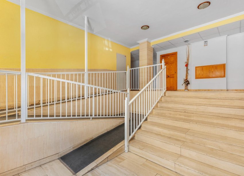 Resale - Apartment - Torrevieja - Estacion de autobuses