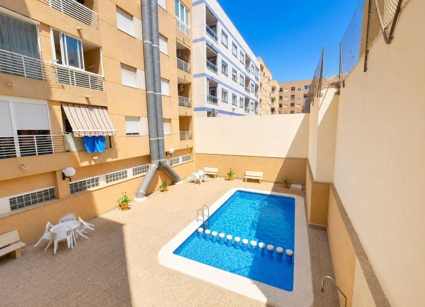 Resale - Apartment - Torrevieja - Estacion de autobuses