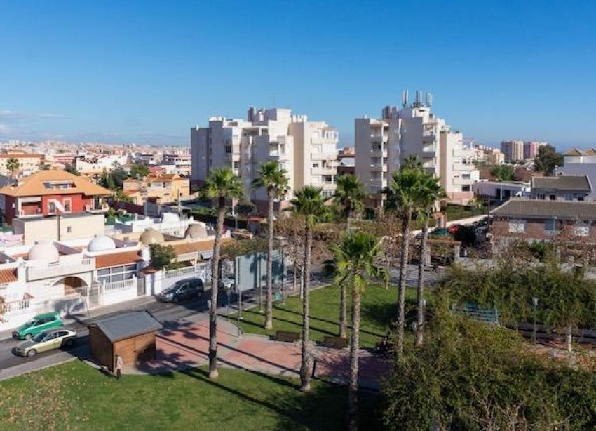 Resale - Apartment - Torrevieja - Estacion de autobuses
