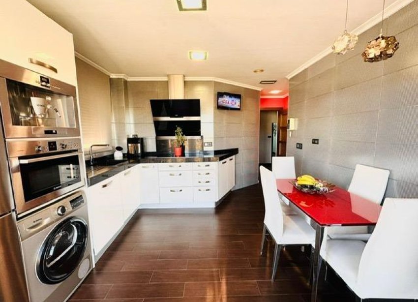 Resale - Apartment - Torrevieja - Estacion de autobuses