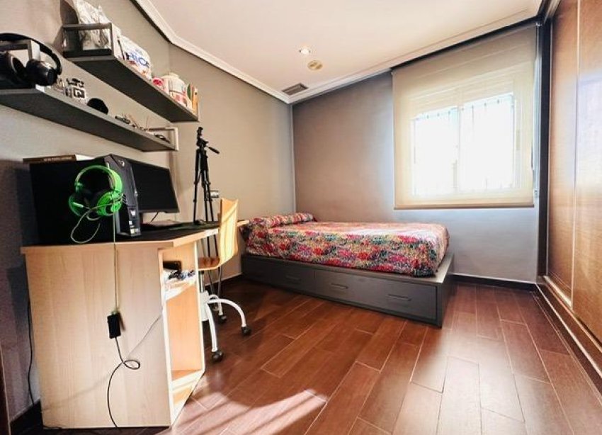 Resale - Apartment - Torrevieja - Estacion de autobuses