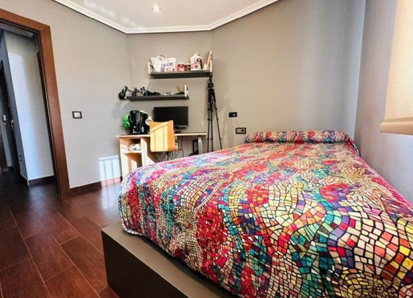 Resale - Apartment - Torrevieja - Estacion de autobuses