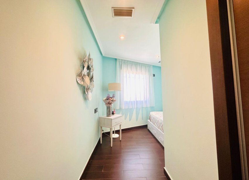 Resale - Apartment - Torrevieja - Estacion de autobuses