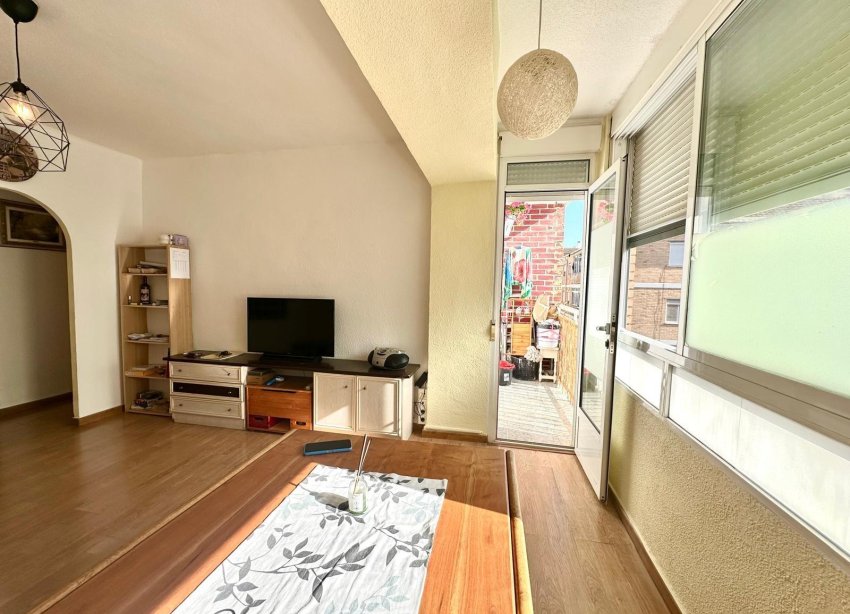 Resale - Apartment - Torrevieja - Estacion de autobuses
