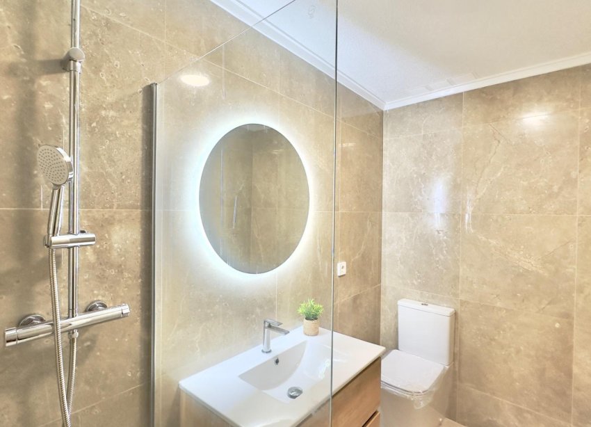 Resale - Apartment - Torrevieja - Estacion de autobuses