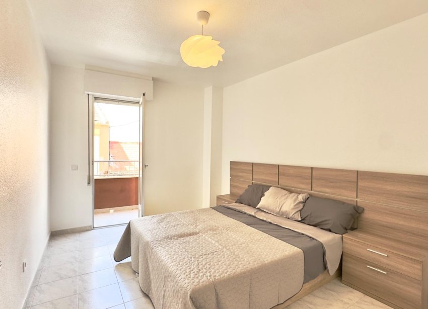 Resale - Apartment - Torrevieja - Estacion de autobuses