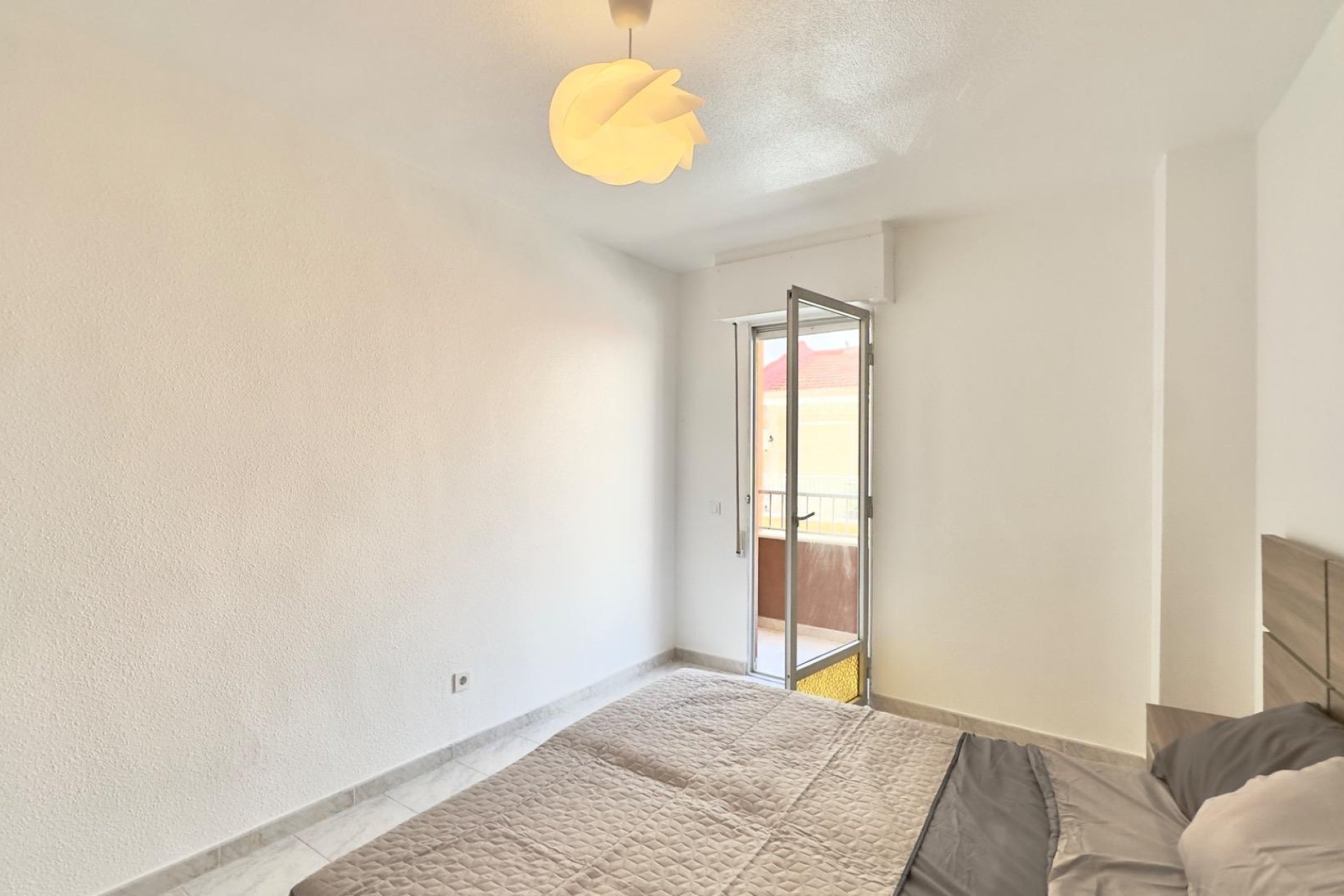 Resale - Apartment - Torrevieja - Estacion de autobuses