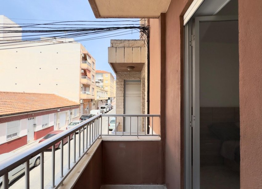Resale - Apartment - Torrevieja - Estacion de autobuses