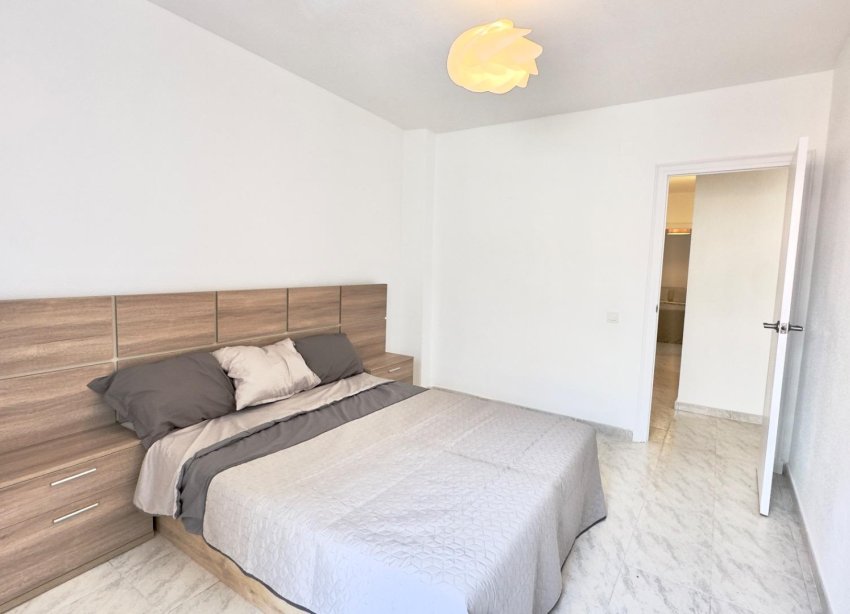 Resale - Apartment - Torrevieja - Estacion de autobuses