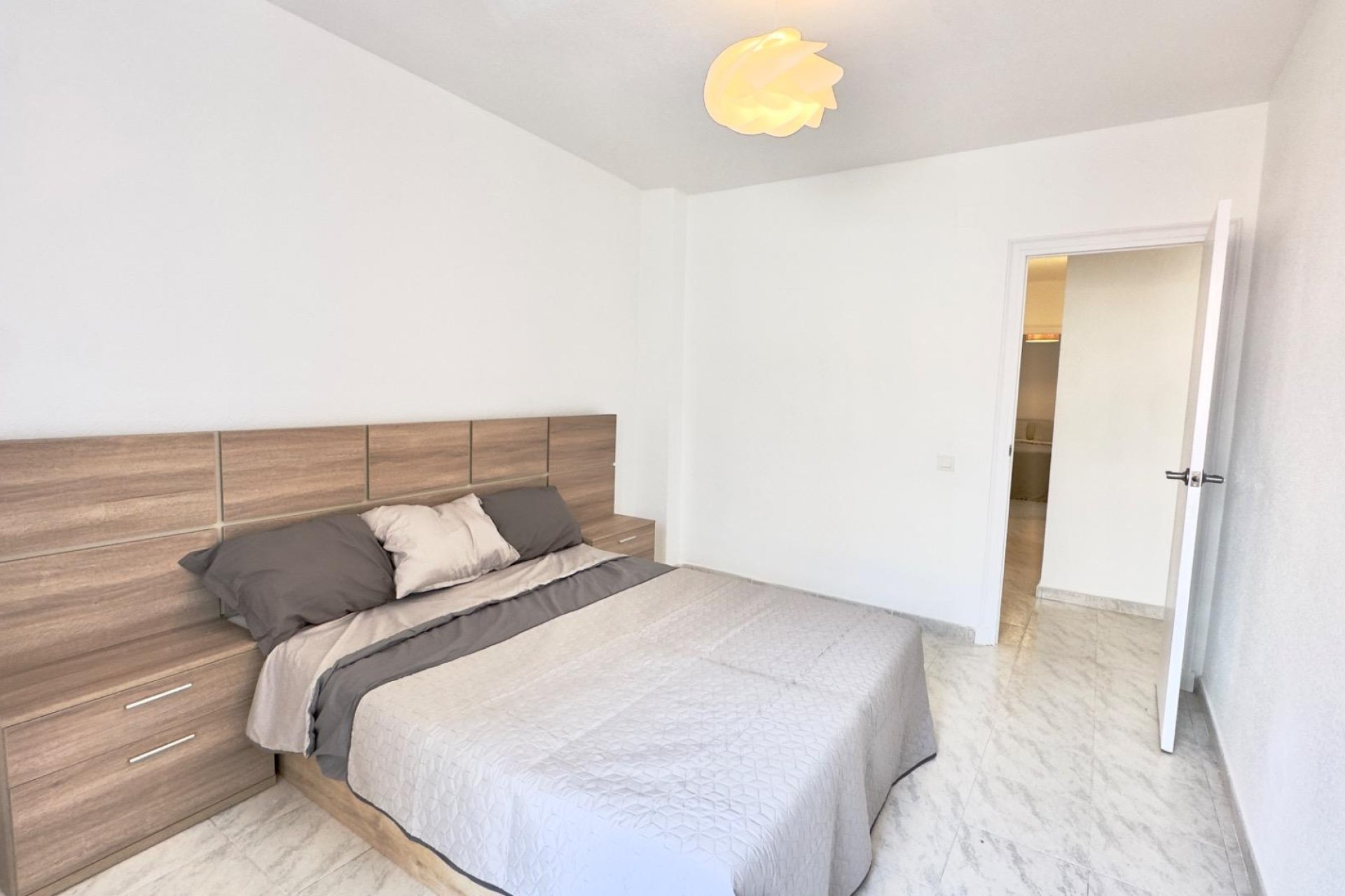 Resale - Apartment - Torrevieja - Estacion de autobuses