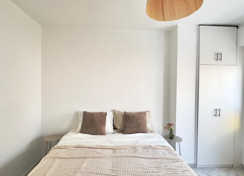 Resale - Apartment - Torrevieja - Estacion de autobuses