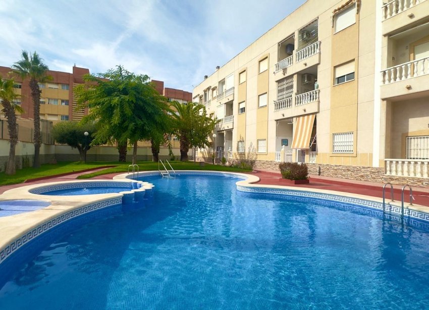 Resale - Apartment - Torrevieja - Estacion de autobuses