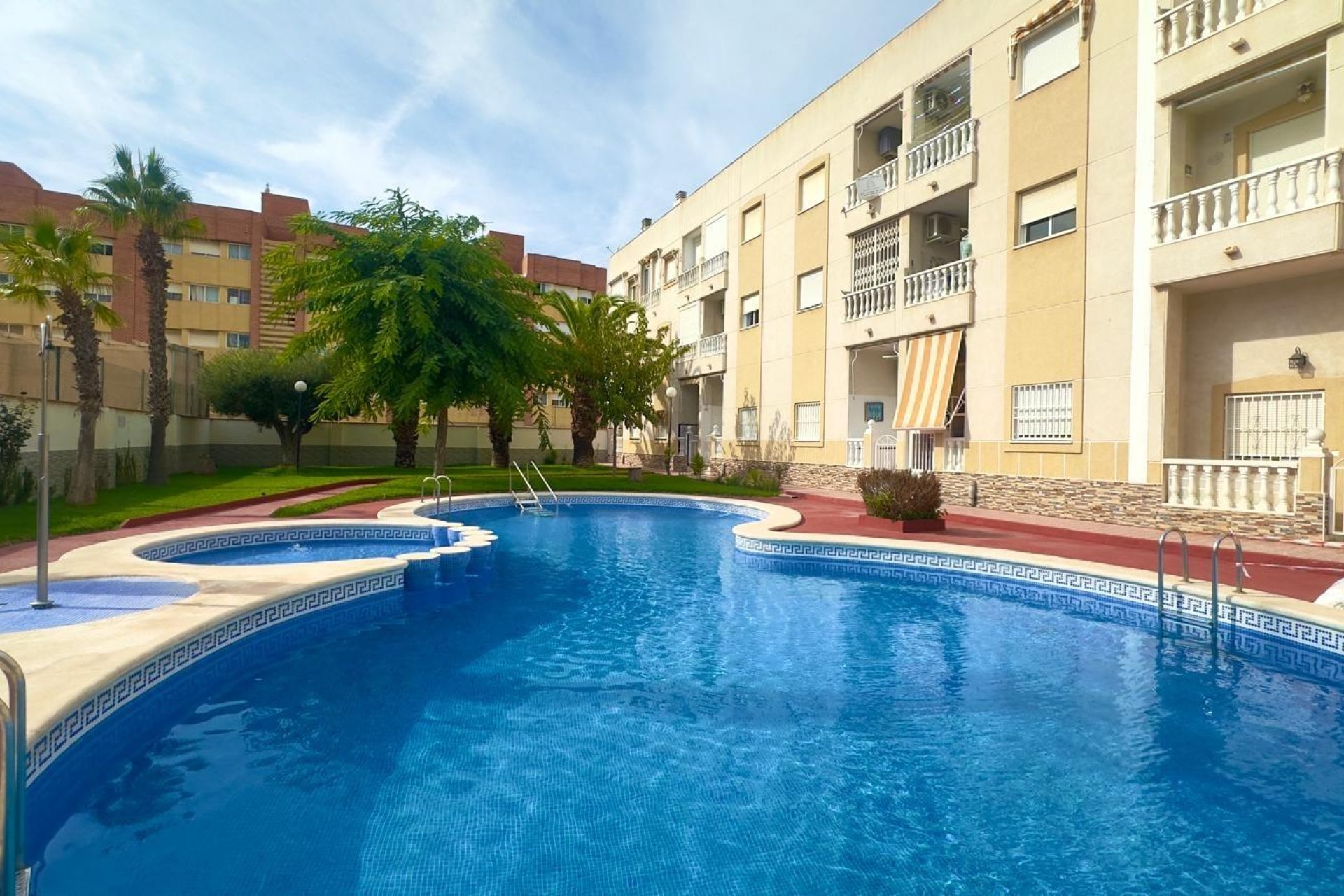 Resale - Apartment - Torrevieja - Estacion de autobuses