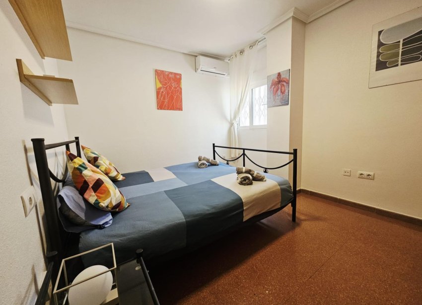 Resale - Apartment - Torrevieja - Estacion de autobuses