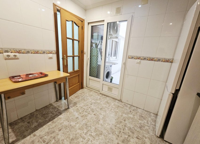 Resale - Apartment - Torrevieja - Estacion de autobuses