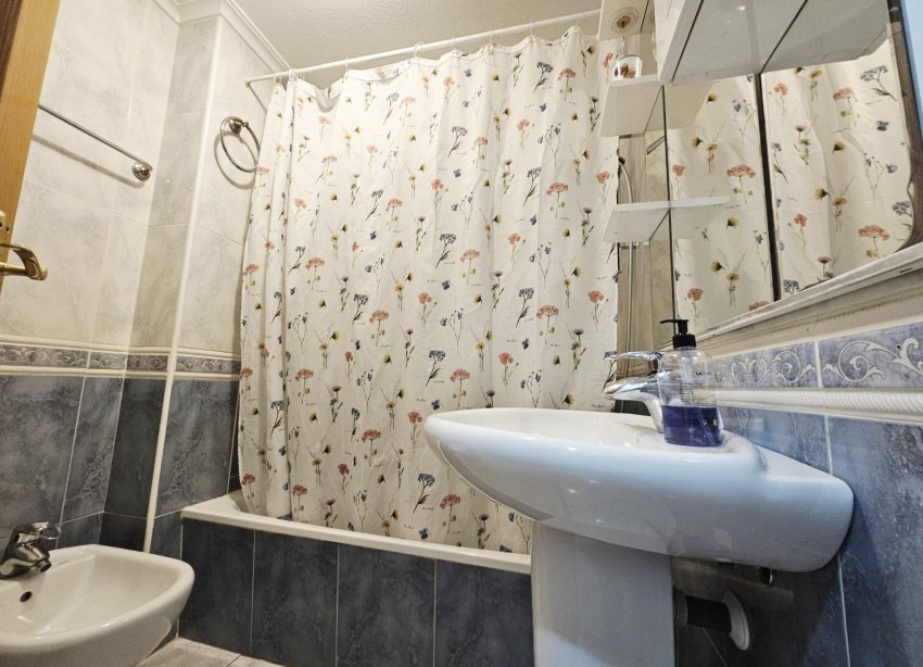 Resale - Apartment - Torrevieja - Estacion de autobuses
