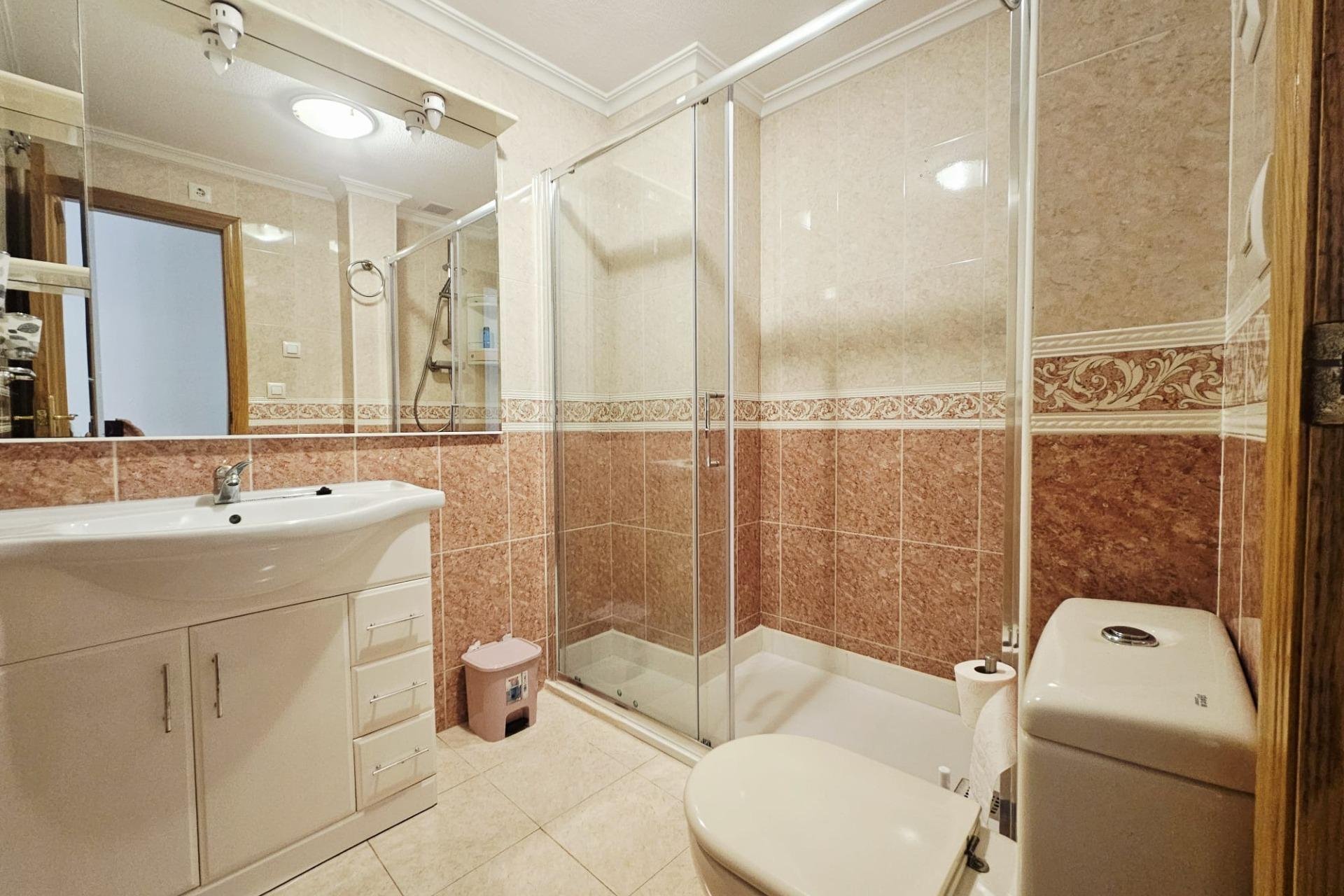 Resale - Apartment - Torrevieja - Estacion de autobuses