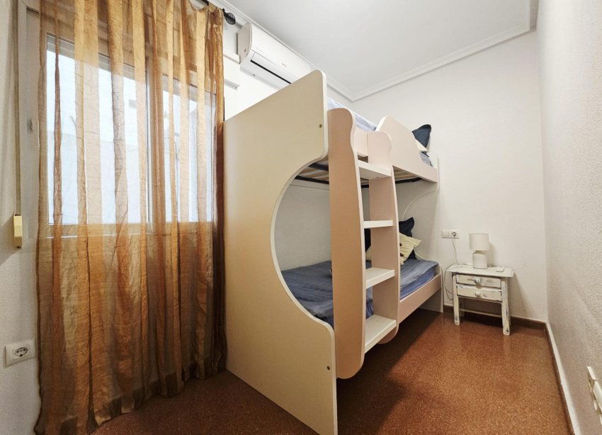Resale - Apartment - Torrevieja - Estacion de autobuses