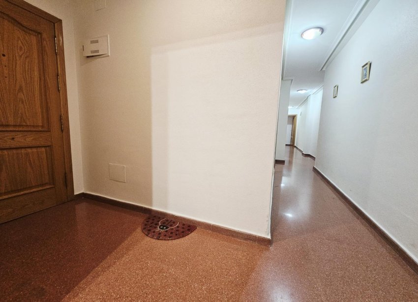 Resale - Apartment - Torrevieja - Estacion de autobuses