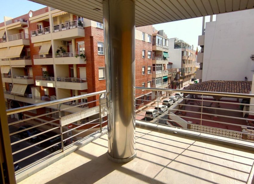 Resale - Apartment - Torrevieja - Estacion de autobuses