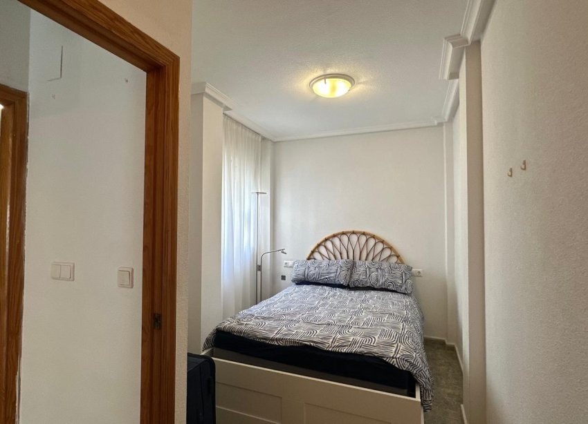 Resale - Apartment - Torrevieja - Estacion de autobuses
