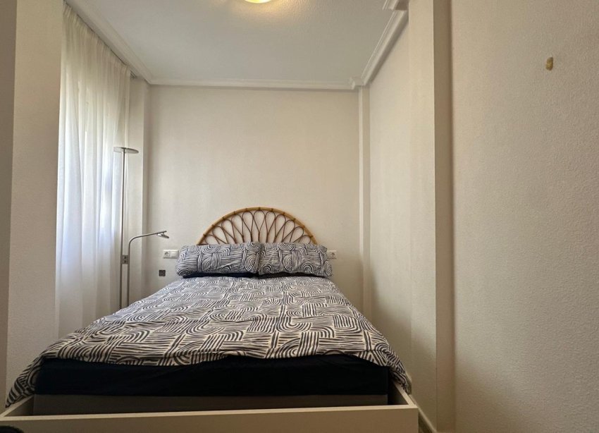 Resale - Apartment - Torrevieja - Estacion de autobuses