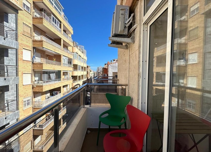 Resale - Apartment - Torrevieja - Estacion de autobuses