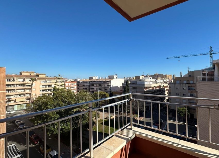 Resale - Apartment - Torrevieja - Estacion de autobuses