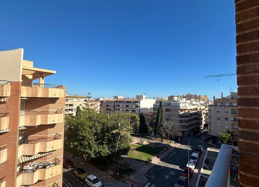 Resale - Apartment - Torrevieja - Estacion de autobuses