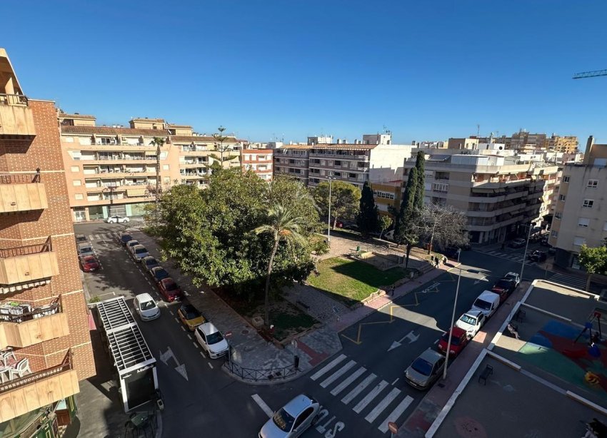 Resale - Apartment - Torrevieja - Estacion de autobuses