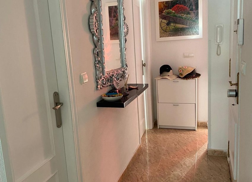 Resale - Apartment - Torrevieja - Estacion de autobuses