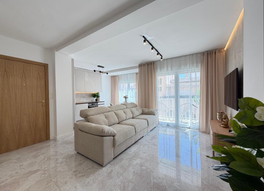 Resale - Apartment - Torrevieja - Estacion de autobuses