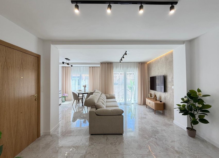 Resale - Apartment - Torrevieja - Estacion de autobuses
