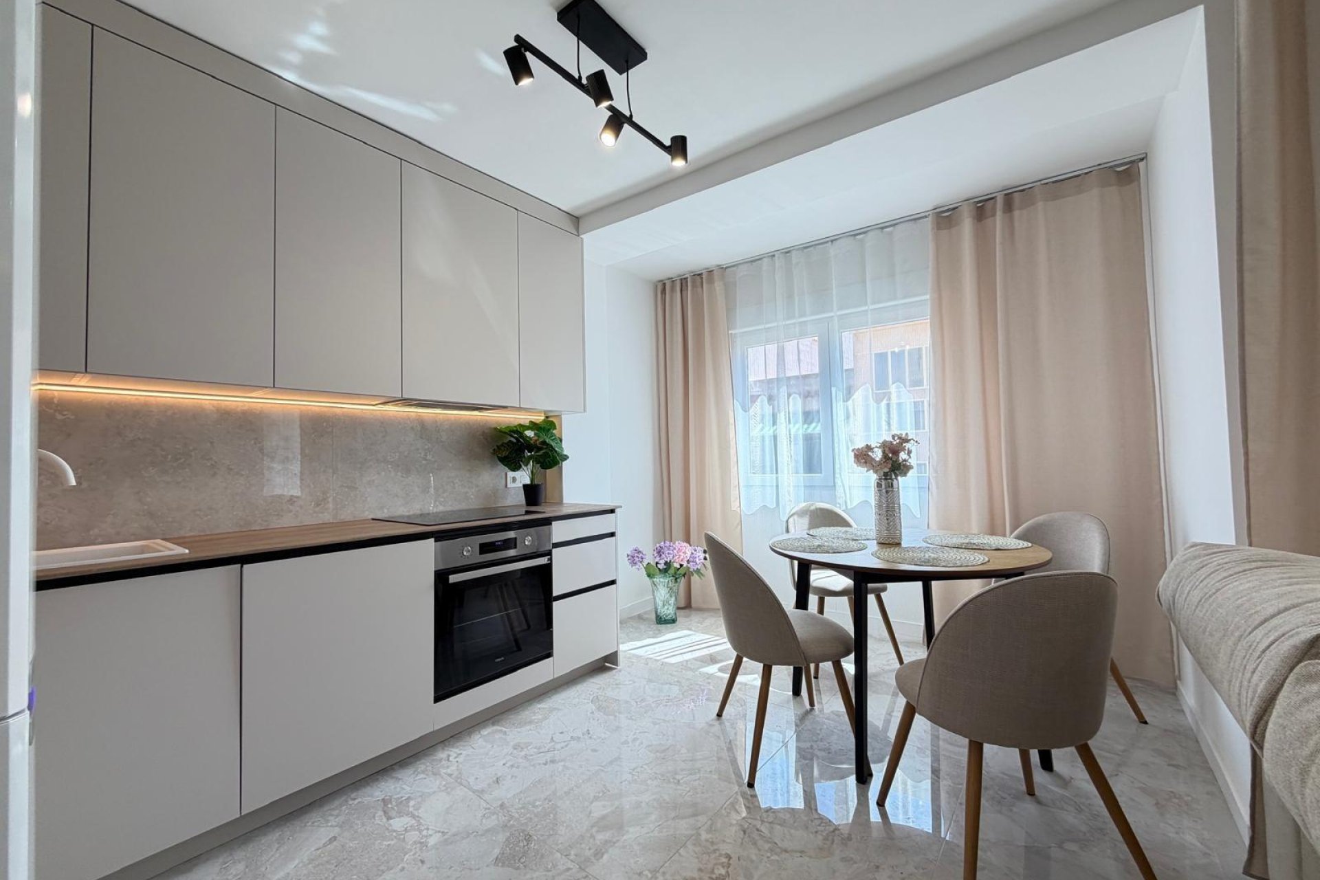 Resale - Apartment - Torrevieja - Estacion de autobuses