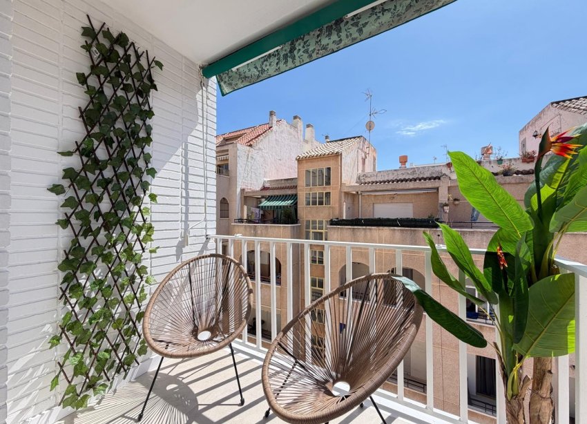 Resale - Apartment - Torrevieja - Estacion de autobuses