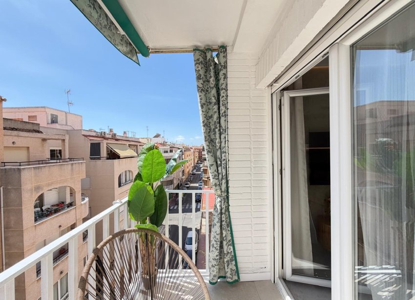 Resale - Apartment - Torrevieja - Estacion de autobuses