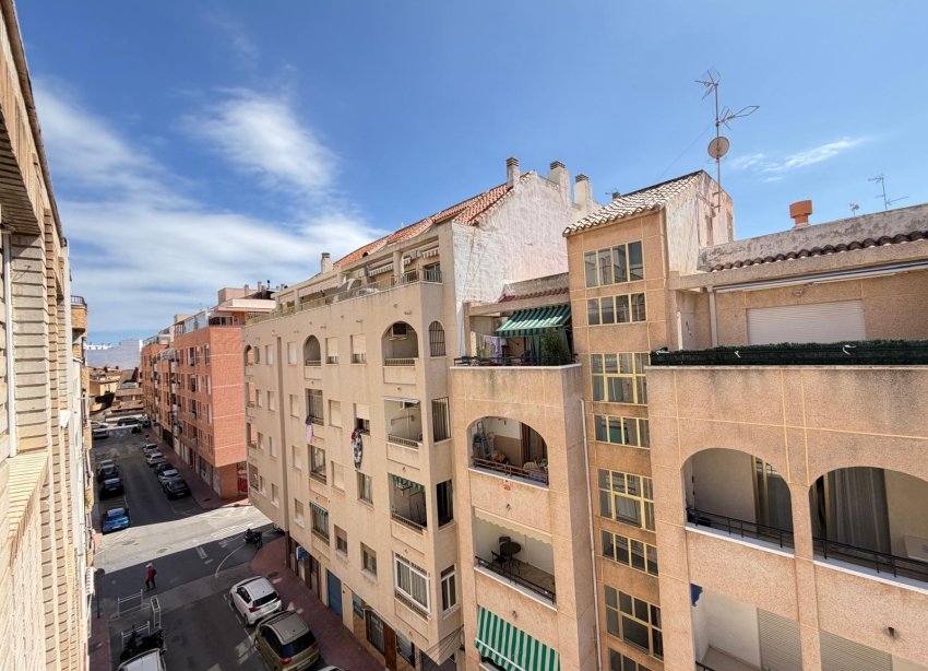 Resale - Apartment - Torrevieja - Estacion de autobuses